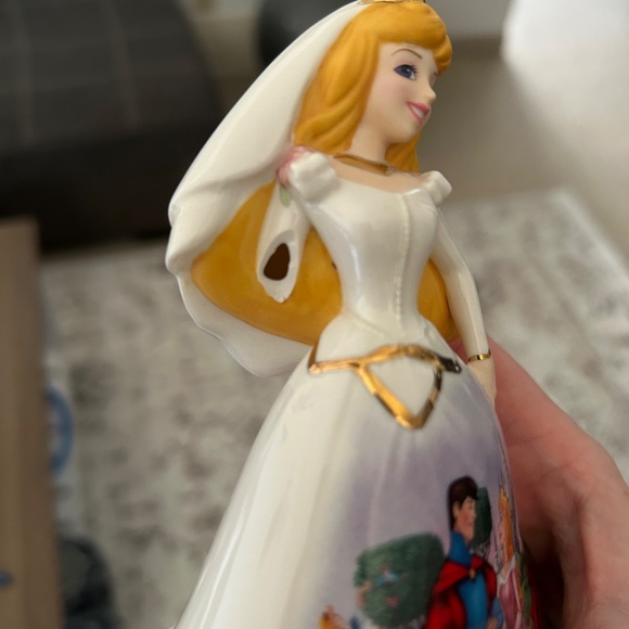 Bride Collection Disney Bradford Editions - Picture 9 of 9